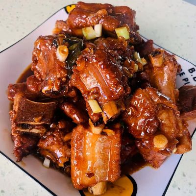 红烧排骨教程完整版，美味诱人，口感丰富，家庭聚餐首选！